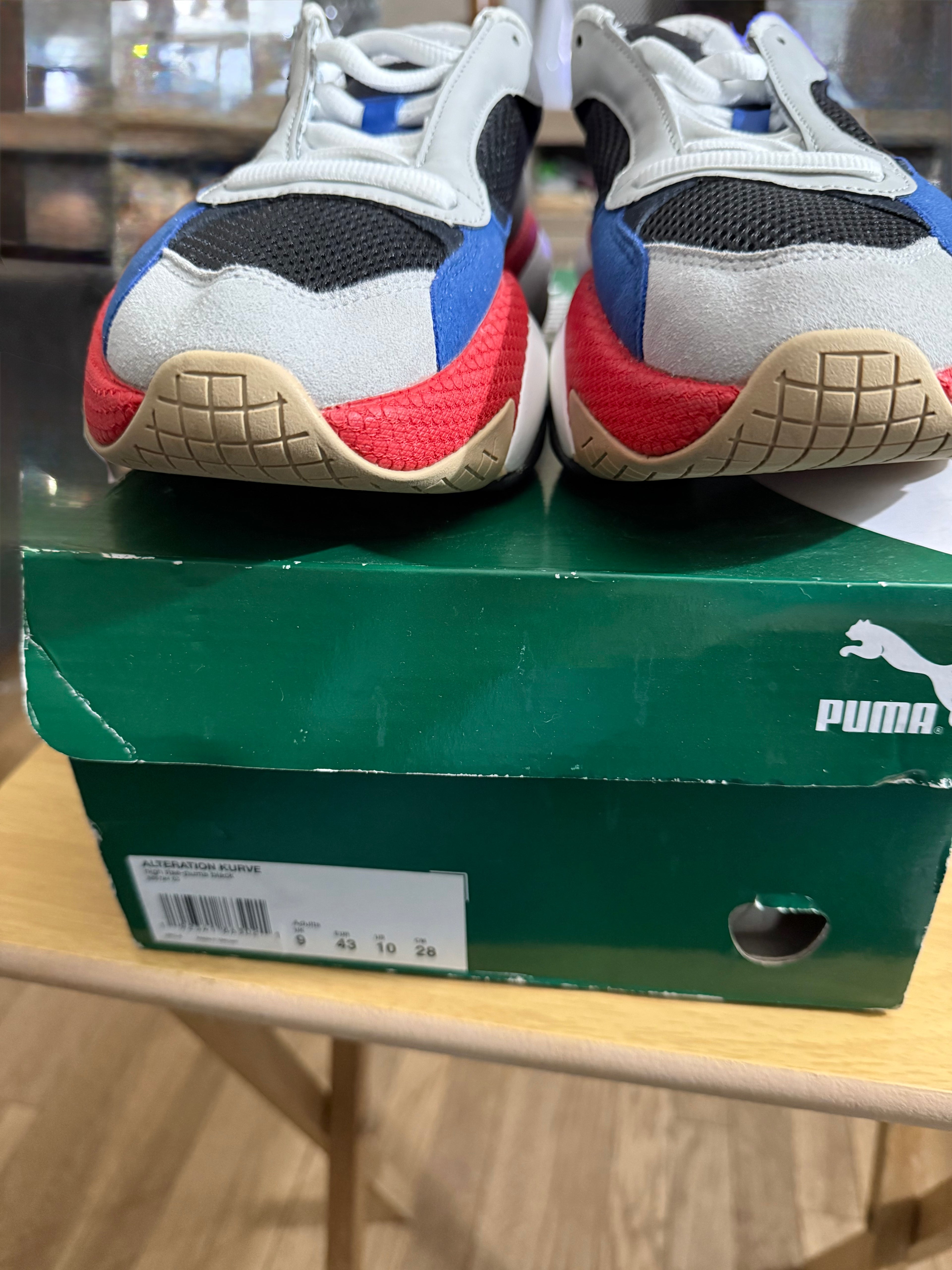 Puma Sneakers